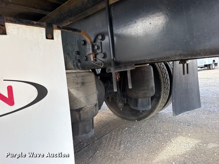 image for item EG1817 2013 Kenworth T660 box truck