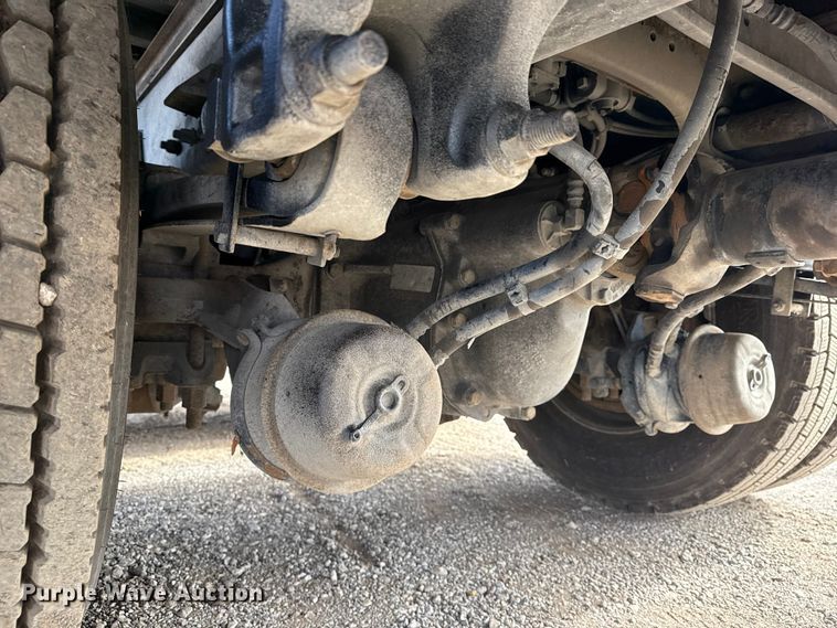 image for item EG1817 2013 Kenworth T660 box truck