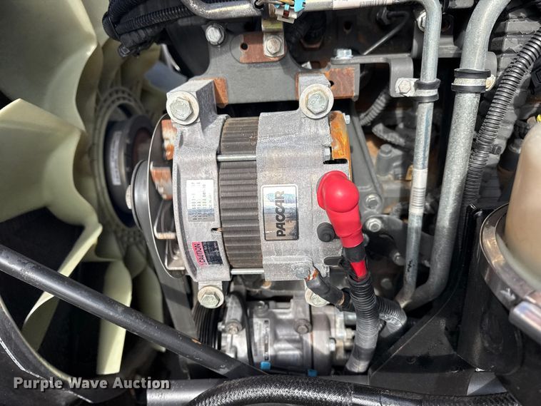 image for item EG1817 2013 Kenworth T660 box truck