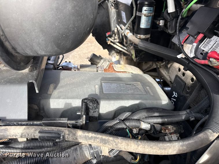 image for item EG1817 2013 Kenworth T660 box truck