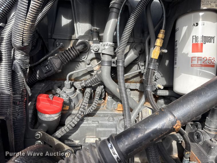 image for item EG1817 2013 Kenworth T660 box truck