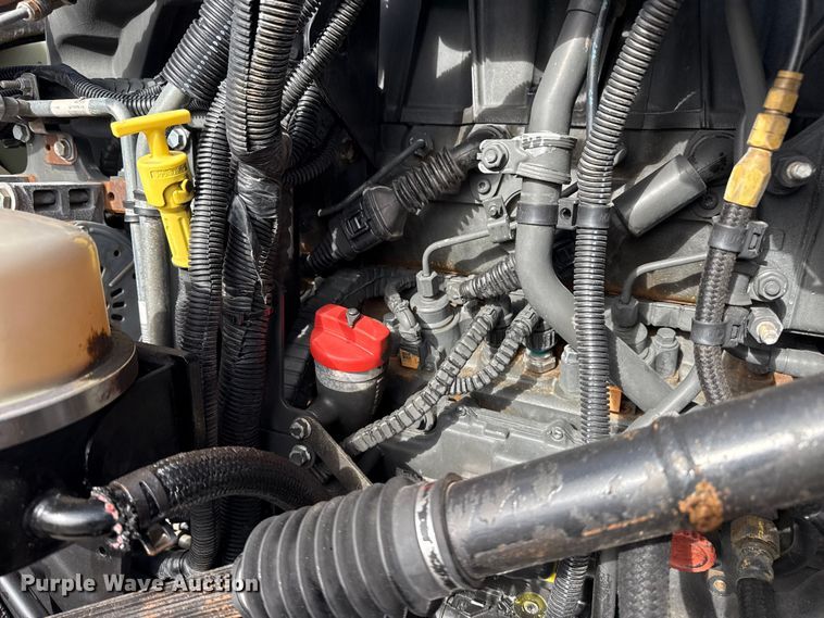 image for item EG1817 2013 Kenworth T660 box truck