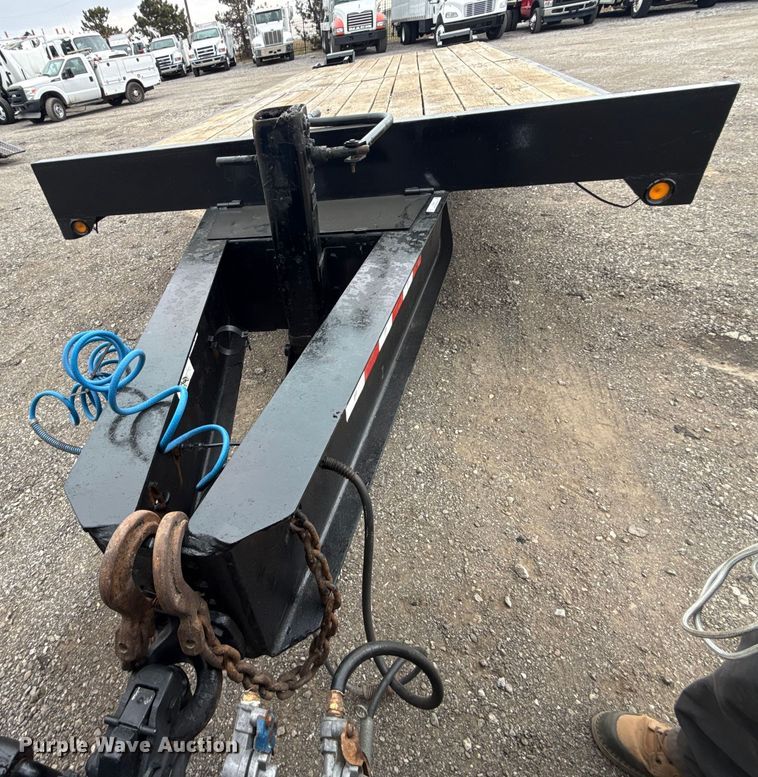 image for item EG2015 2009 Towmaster T-40 equipment trailer