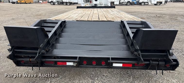 image for item EG2015 2009 Towmaster T-40 equipment trailer