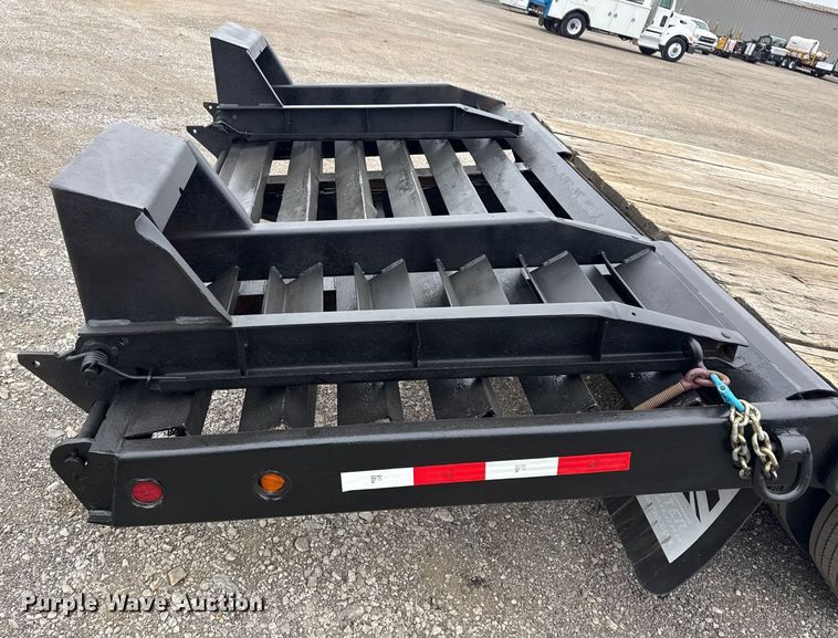 image for item EG2015 2009 Towmaster T-40 equipment trailer