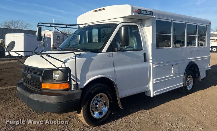 image for item EG2042 2007 Chevrolet Express bus