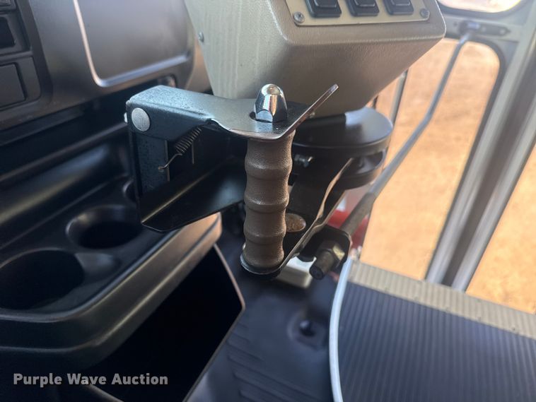 image for item EG2042 2007 Chevrolet Express bus