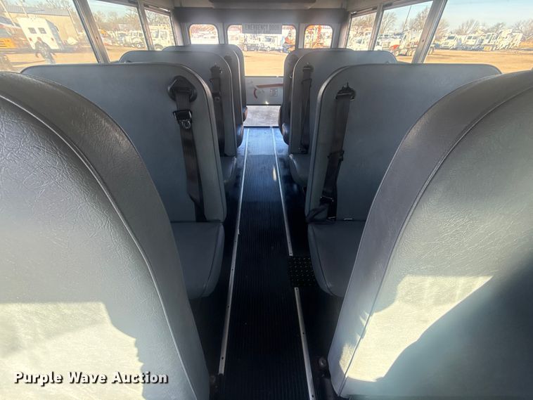 image for item EG2042 2007 Chevrolet Express bus