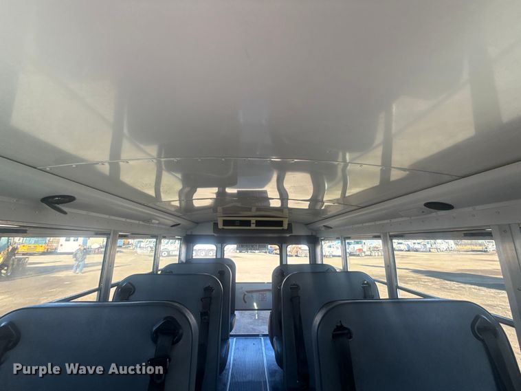 image for item EG2042 2007 Chevrolet Express bus