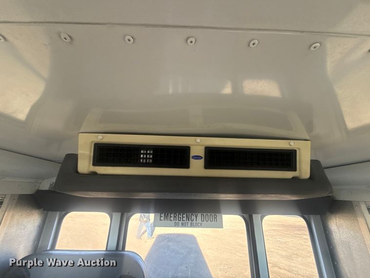 image for item EG2042 2007 Chevrolet Express bus