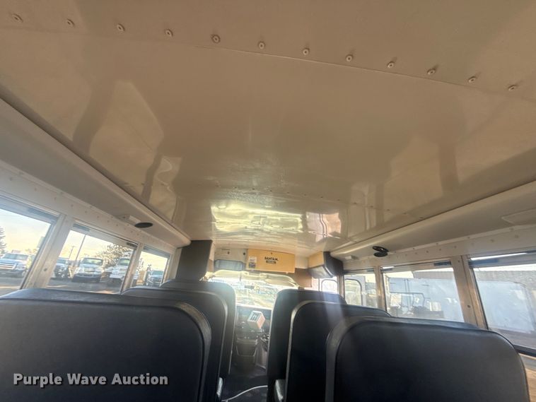 image for item EG2042 2007 Chevrolet Express bus