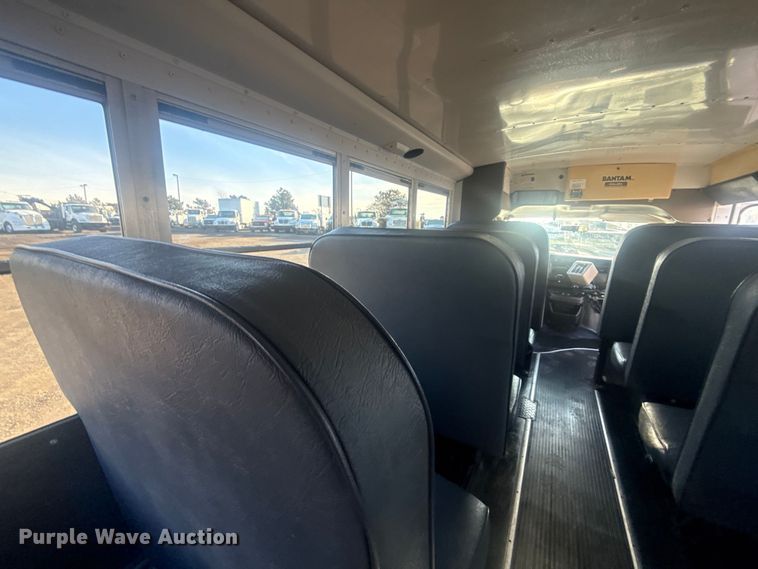 image for item EG2042 2007 Chevrolet Express bus