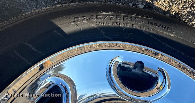 image for item EG2042 2007 Chevrolet Express bus