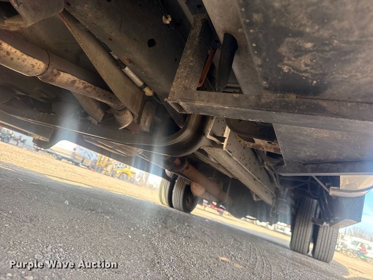 image for item EG2074 2009 Ford E450 Super Duty shuttle bus