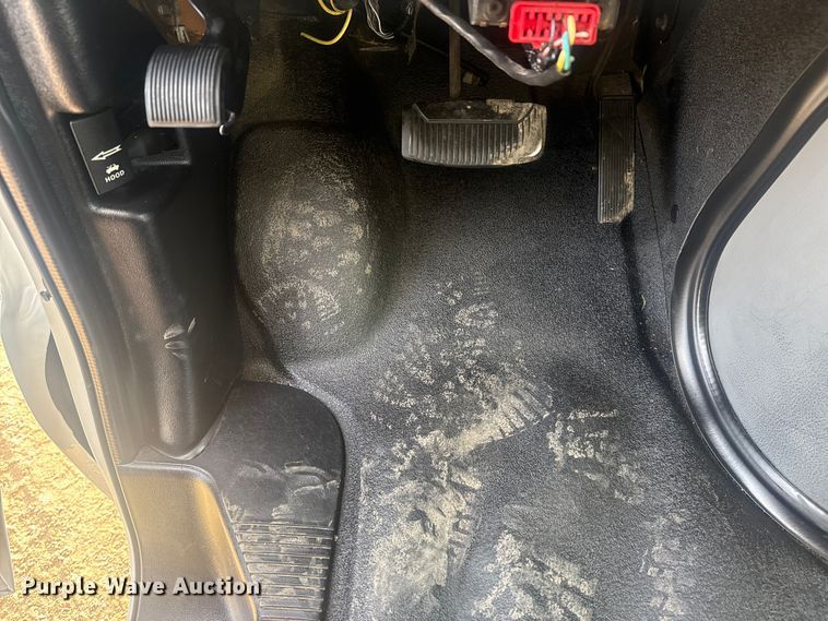 image for item EG2074 2009 Ford E450 Super Duty shuttle bus