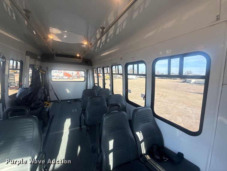 image for item EG2074 2009 Ford E450 Super Duty shuttle bus