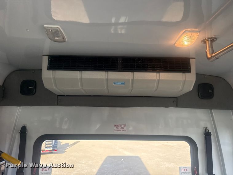 image for item EG2074 2009 Ford E450 Super Duty shuttle bus