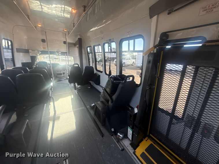 image for item EG2074 2009 Ford E450 Super Duty shuttle bus