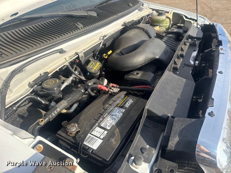 image for item EG2074 2009 Ford E450 Super Duty shuttle bus