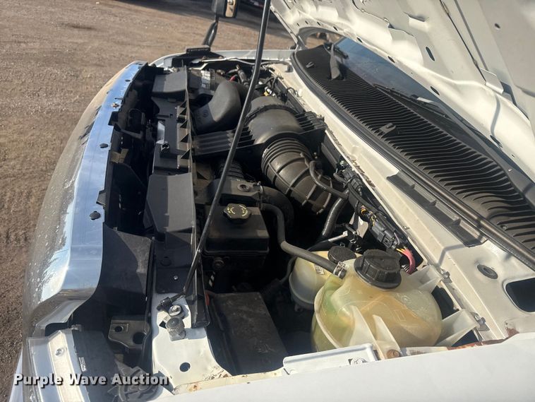 image for item EG2074 2009 Ford E450 Super Duty shuttle bus