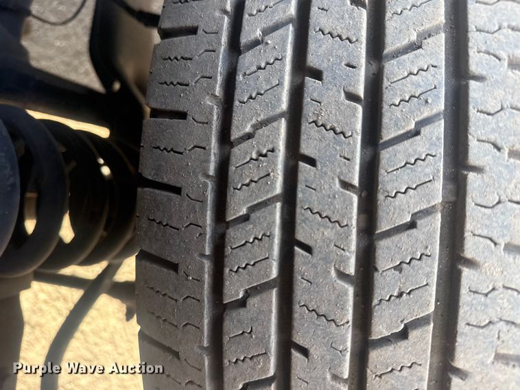 image for item EG2074 2009 Ford E450 Super Duty shuttle bus