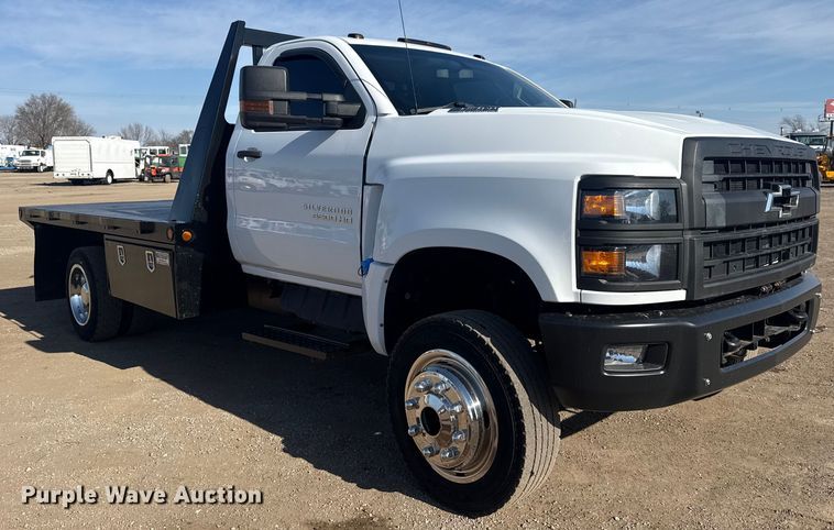 image for item EG2080 2019 Chevrolet 5500HD flatbed truck