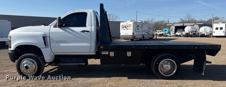 image for item EG2080 2019 Chevrolet 5500HD flatbed truck