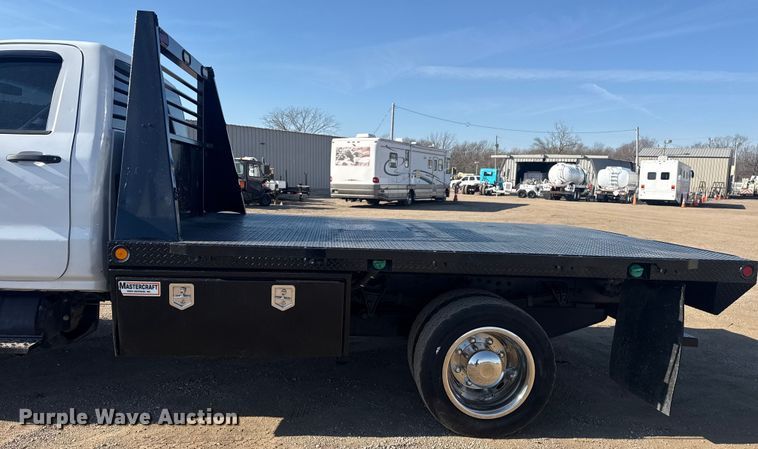 image for item EG2080 2019 Chevrolet 5500HD flatbed truck
