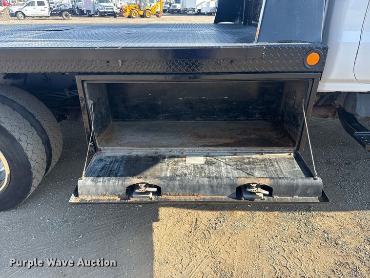 image for item EG2080 2019 Chevrolet 5500HD flatbed truck