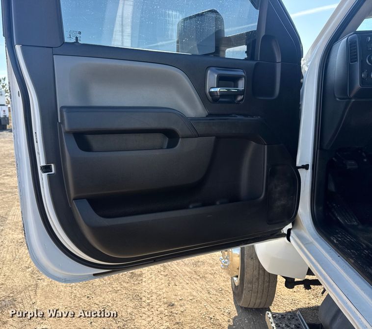 image for item EG2080 2019 Chevrolet 5500HD flatbed truck