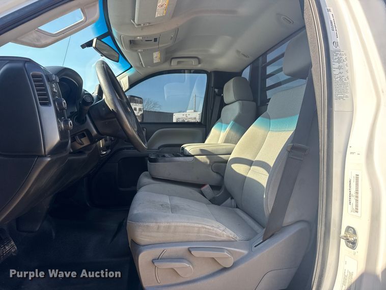 image for item EG2080 2019 Chevrolet 5500HD flatbed truck