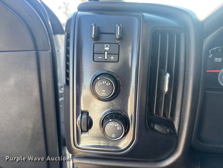 image for item EG2080 2019 Chevrolet 5500HD flatbed truck