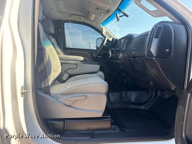 image for item EG2080 2019 Chevrolet 5500HD flatbed truck