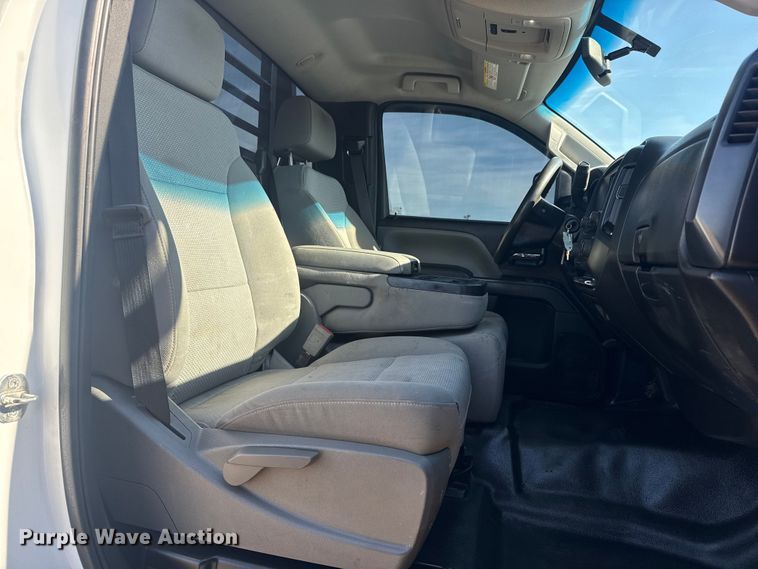 image for item EG2080 2019 Chevrolet 5500HD flatbed truck