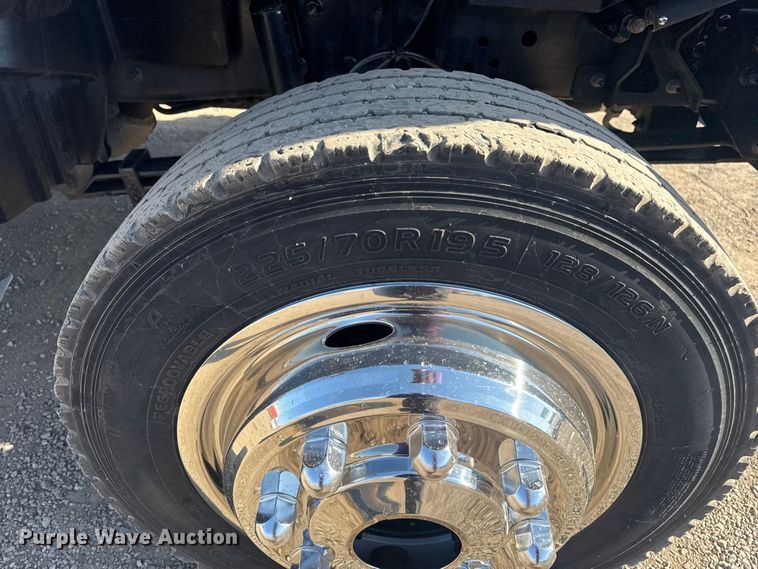 image for item EG2080 2019 Chevrolet 5500HD flatbed truck