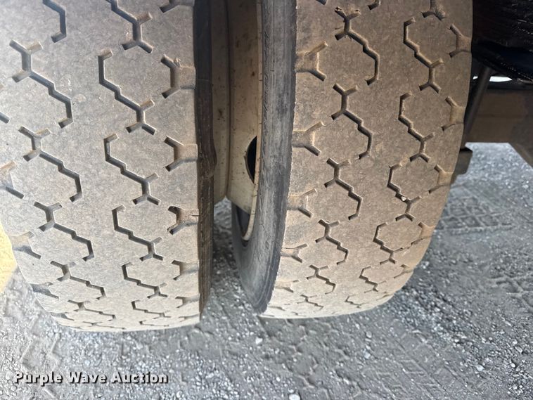 image for item EG2080 2019 Chevrolet 5500HD flatbed truck