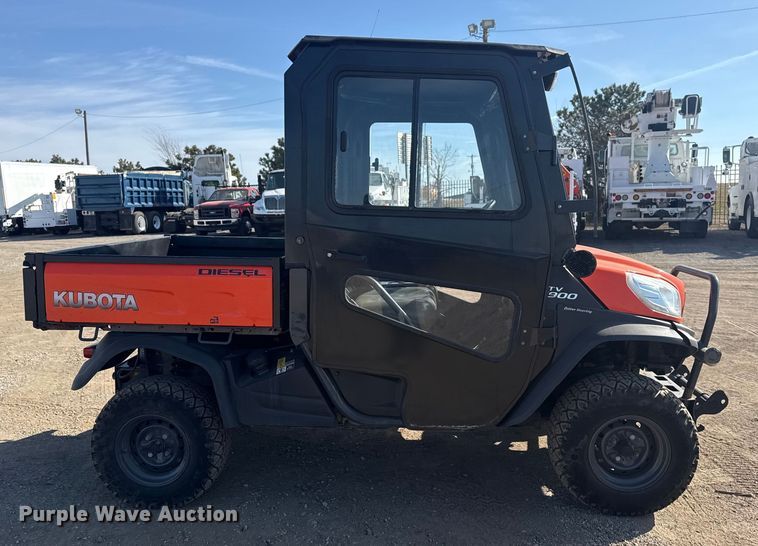 image for item EG2081 Kubota RTV-X900 utility vehicle