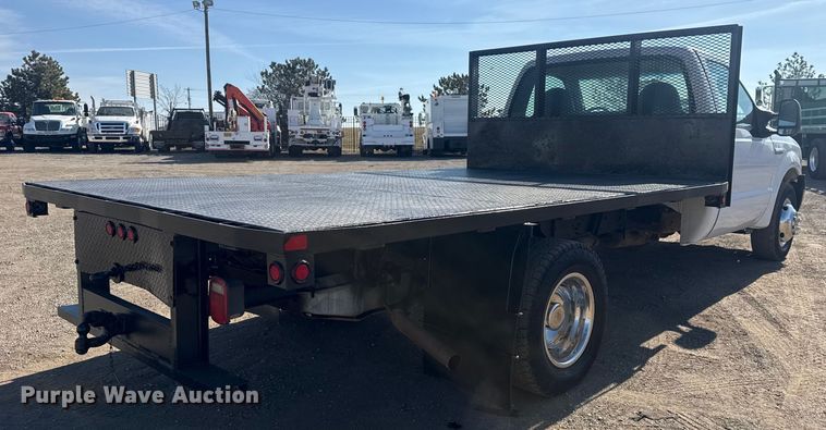 image for item EG2082 2006 Ford F350 Super Duty flatbed pickup truck