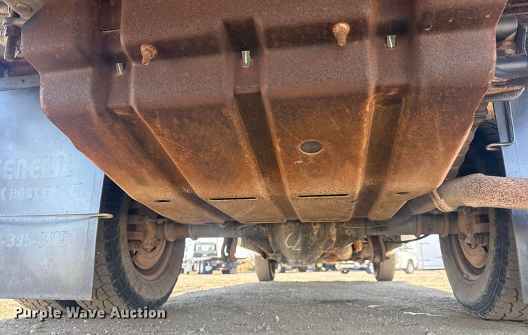 image for item EG2082 2006 Ford F350 Super Duty flatbed pickup truck