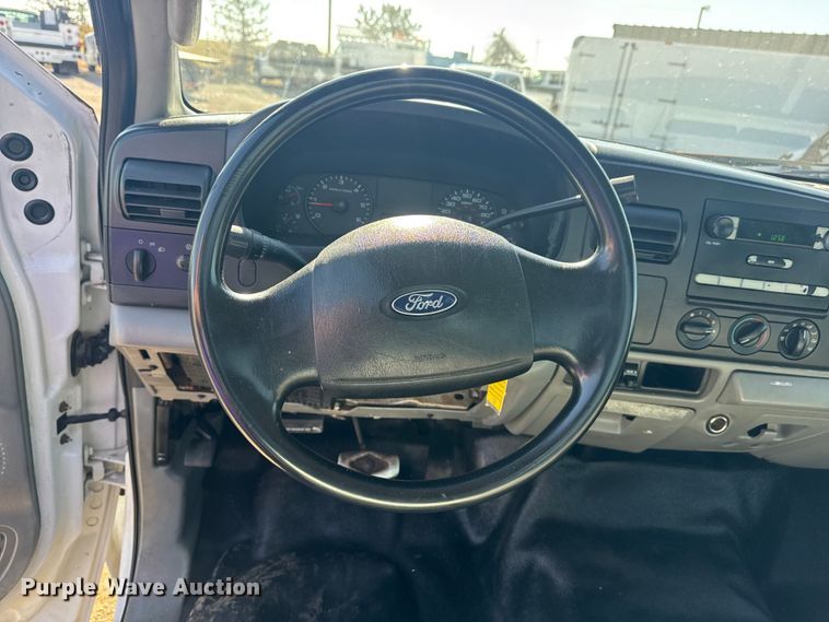 image for item EG2082 2006 Ford F350 Super Duty flatbed pickup truck