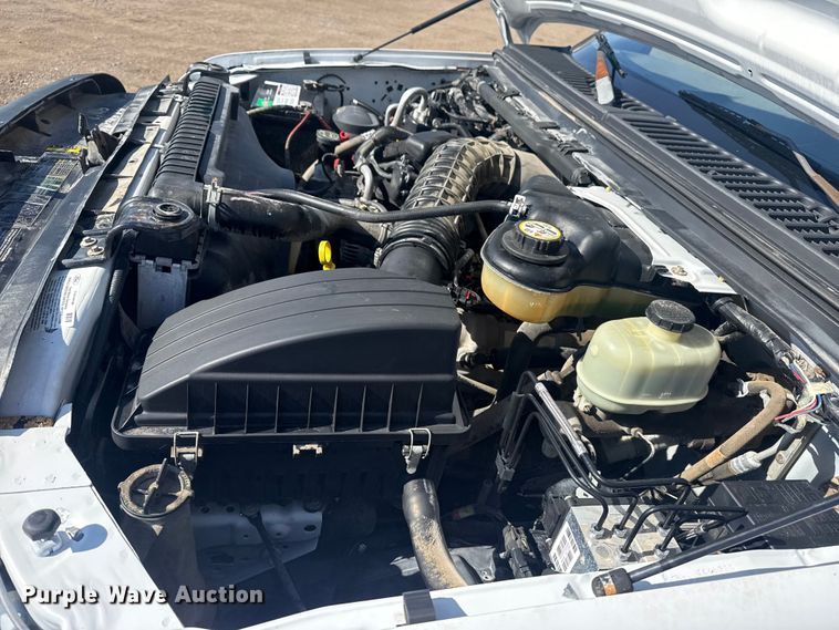 image for item EG2082 2006 Ford F350 Super Duty flatbed pickup truck