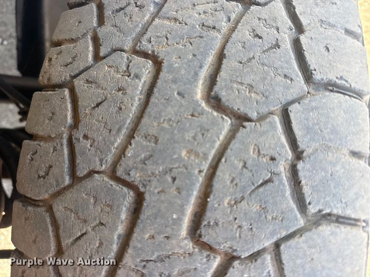 image for item EG2082 2006 Ford F350 Super Duty flatbed pickup truck