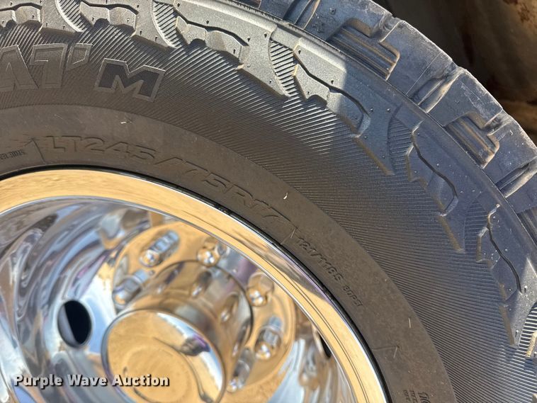 image for item EG2082 2006 Ford F350 Super Duty flatbed pickup truck