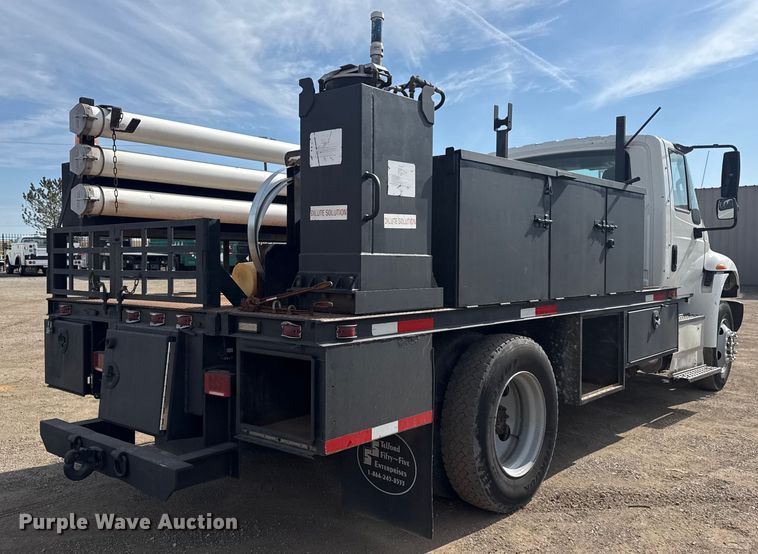 image for item EG2086 2017 International 4300 flatbed truck