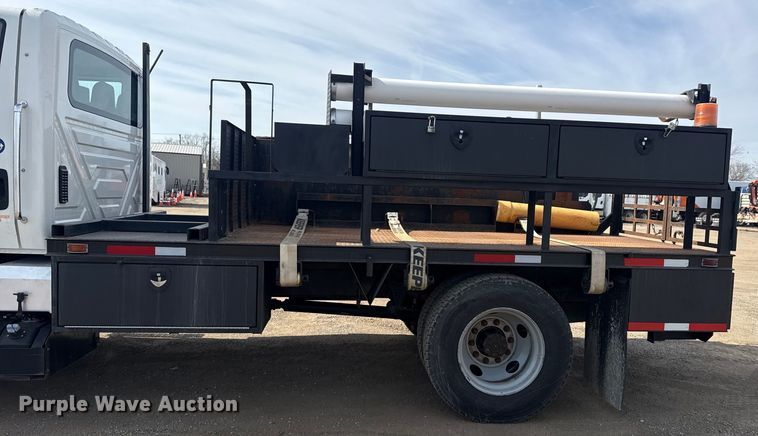 image for item EG2086 2017 International 4300 flatbed truck