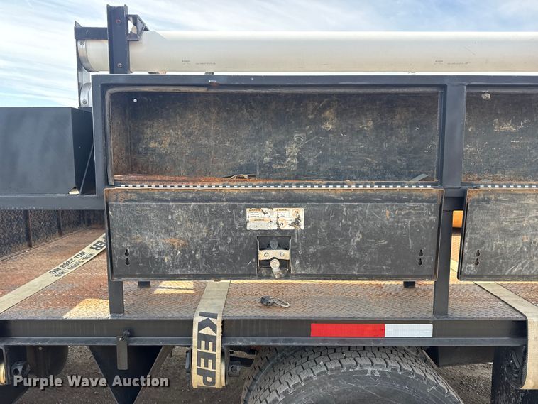 image for item EG2086 2017 International 4300 flatbed truck