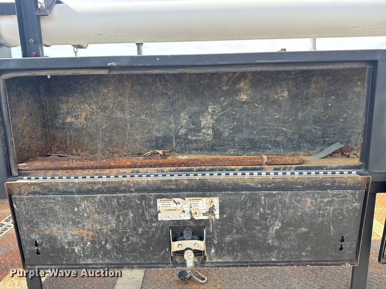 image for item EG2086 2017 International 4300 flatbed truck