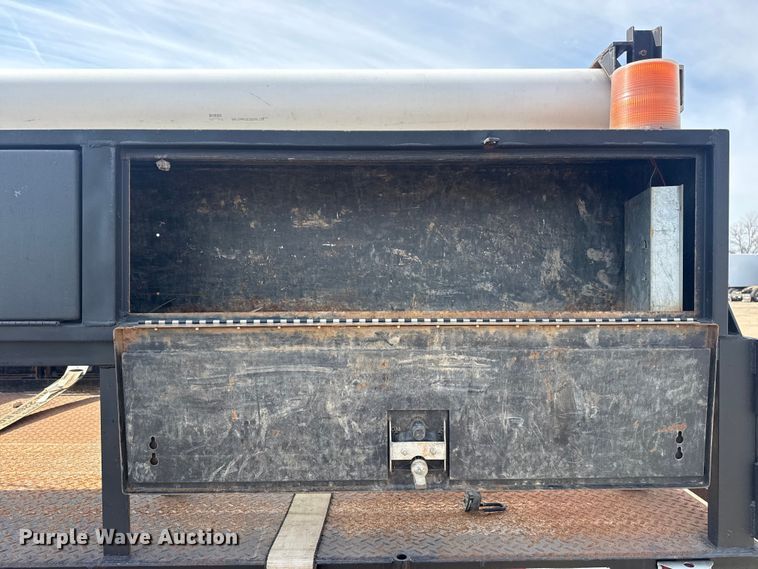 image for item EG2086 2017 International 4300 flatbed truck