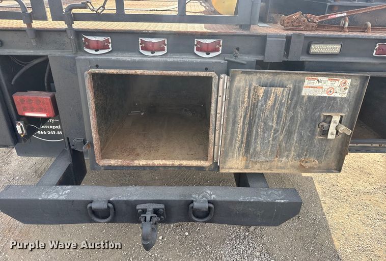 image for item EG2086 2017 International 4300 flatbed truck