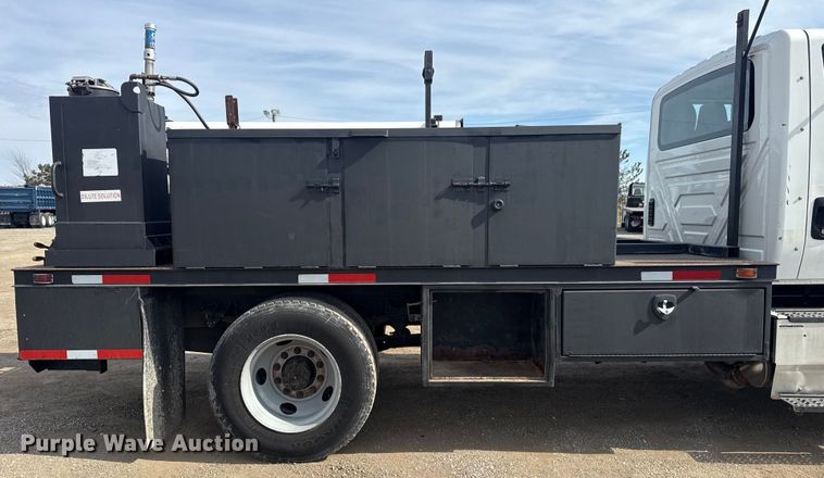 image for item EG2086 2017 International 4300 flatbed truck